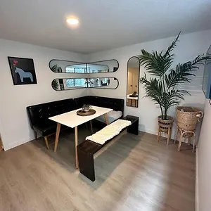 https://apt-adorable-main-street-haven.vancouver-hotels-bc.net